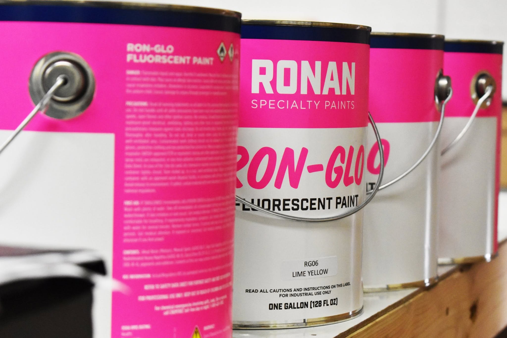 Ronan - Pintura fluorescente Ron-Glo